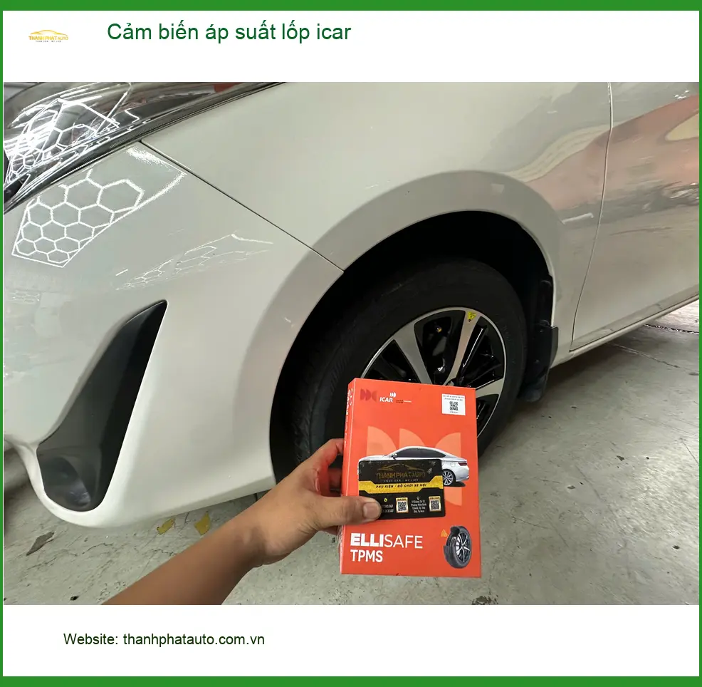 Chú Lực lắp cảm biến áp suất lốp icar cho xe tại Bình Chánh, an toàn