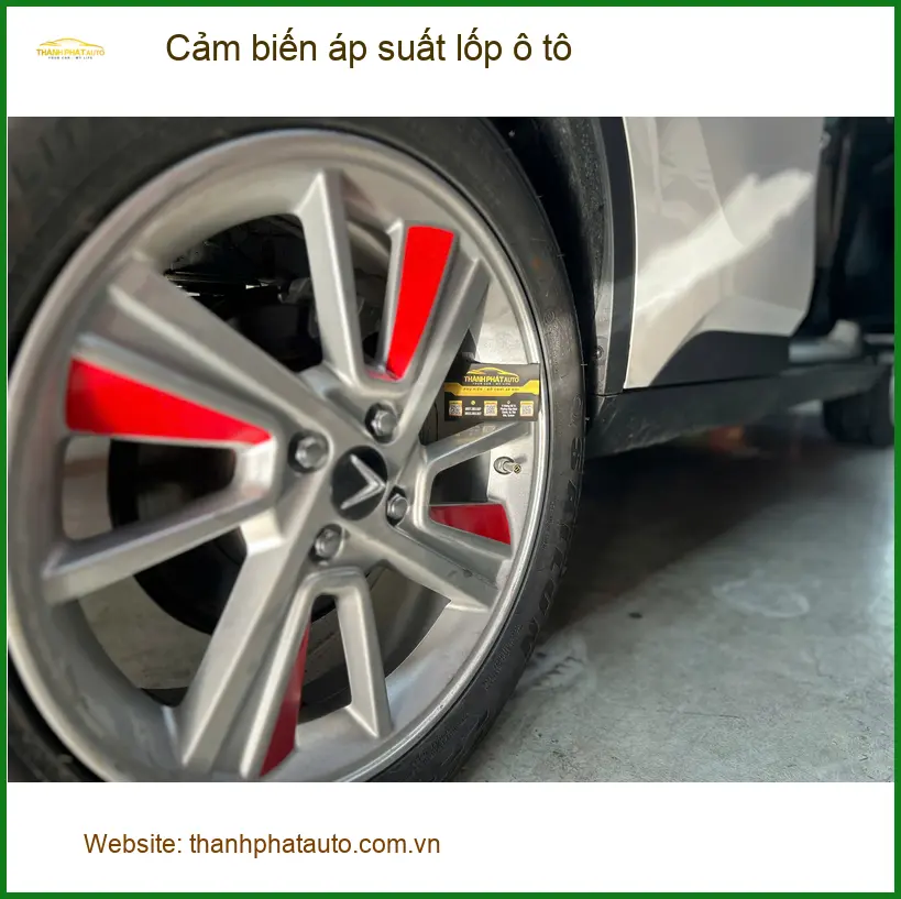Anh Thắng lắp Cảm biến áp suất lốp ô tô Kia K3 ở Thủ Đức để lái xe an toàn ảnh thực tế 2