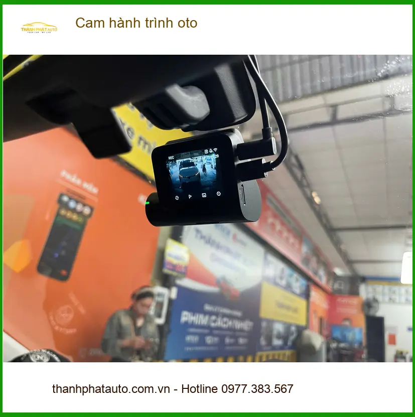 Chị Hương lắp cam hành trình VinFast Fadil tại Hóc Môn an tâm khi lái ảnh thực tế 2