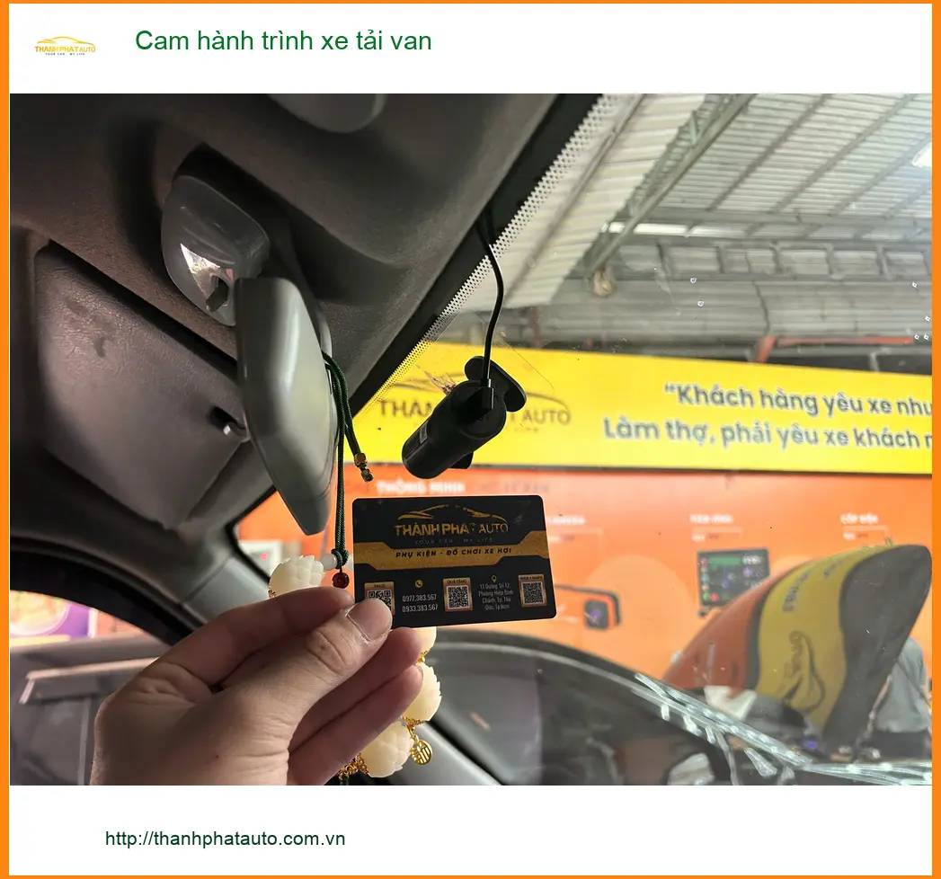 Anh Phước lắp cam hành trình cho Hyundai H150 Van tại Hóc Môn để ghi lại lộ trình