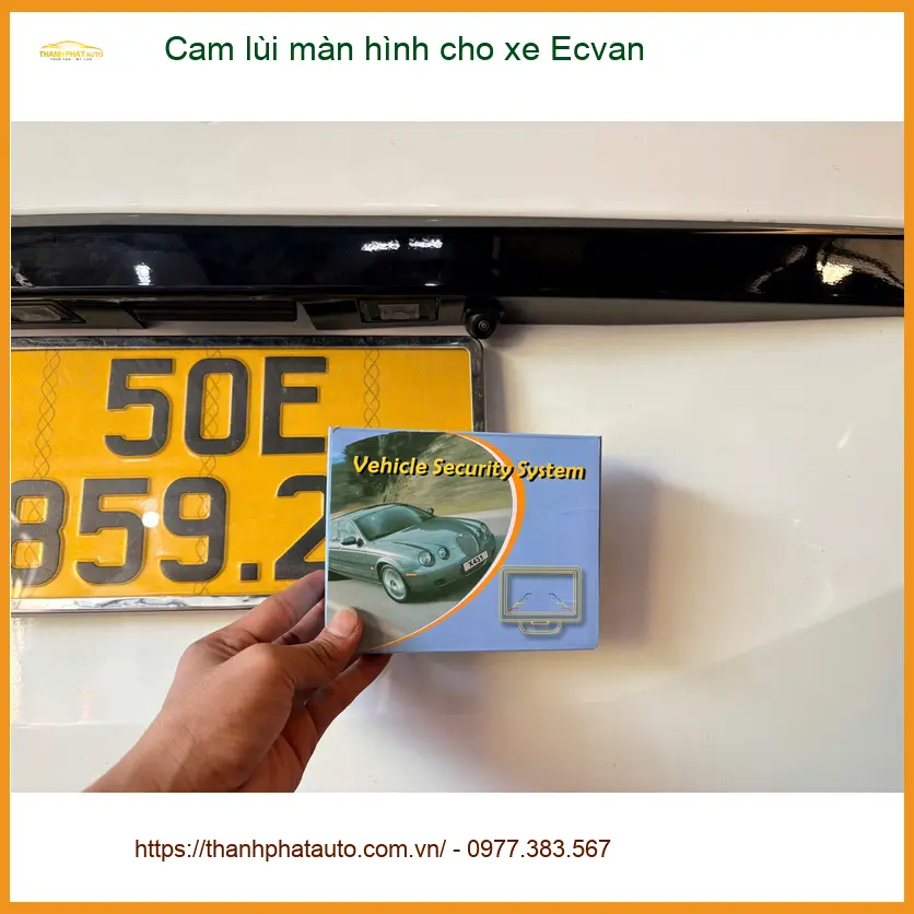 Chị Loan lắp cam lùi màn hình cho xe Ecvan tại Củ Chi để lái xe an toàn hơn ảnh thực tế 3