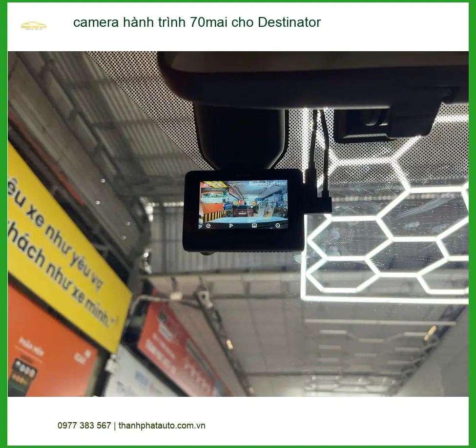 Anh Quân lắp camera hành trình 70mai cho Toyota Camry tại Quận 4 ảnh thực tế 2