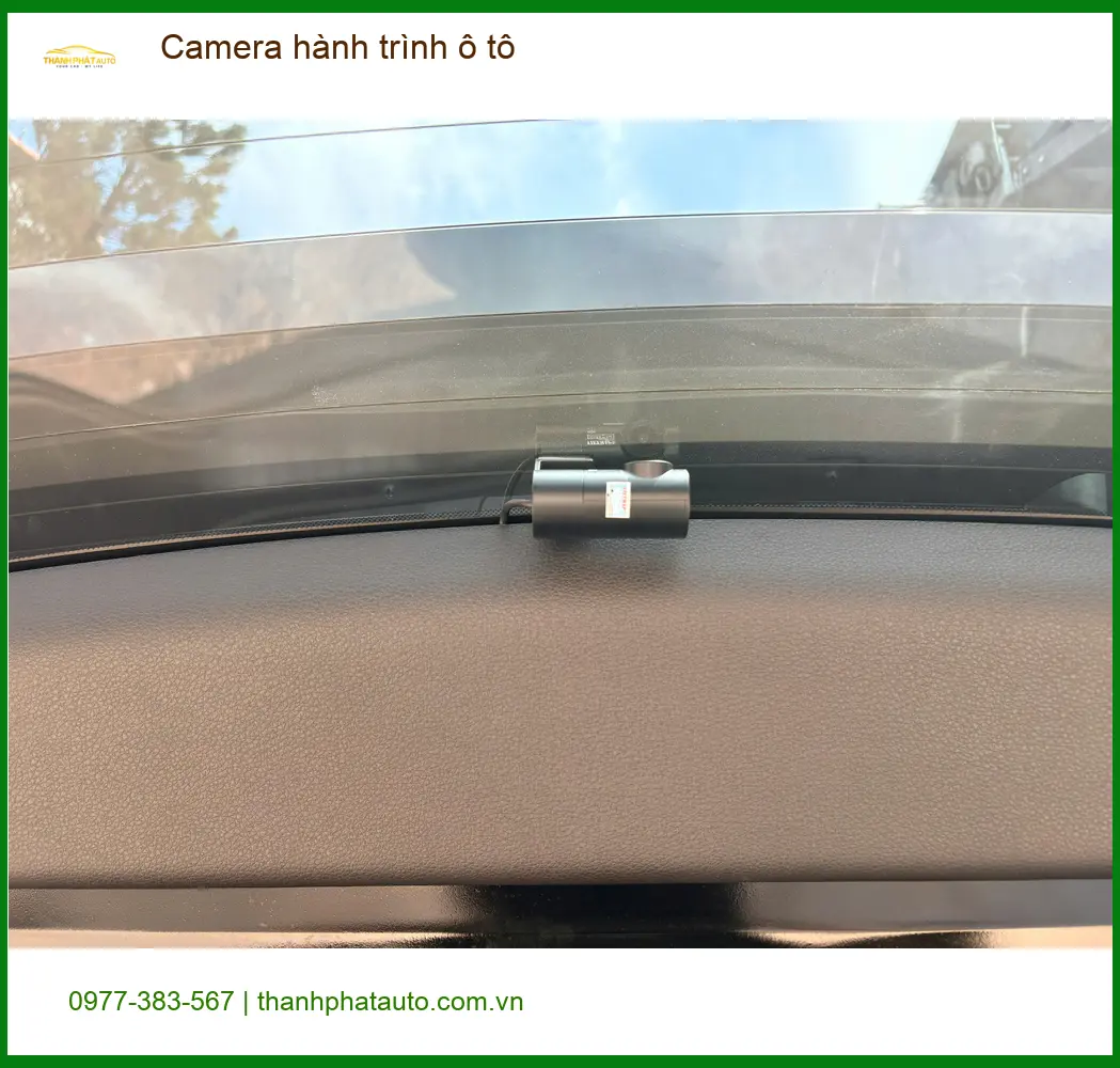 Anh Quang lắp Camera hành trình ô tô Honda HR-V tại Gò Vấp an toàn