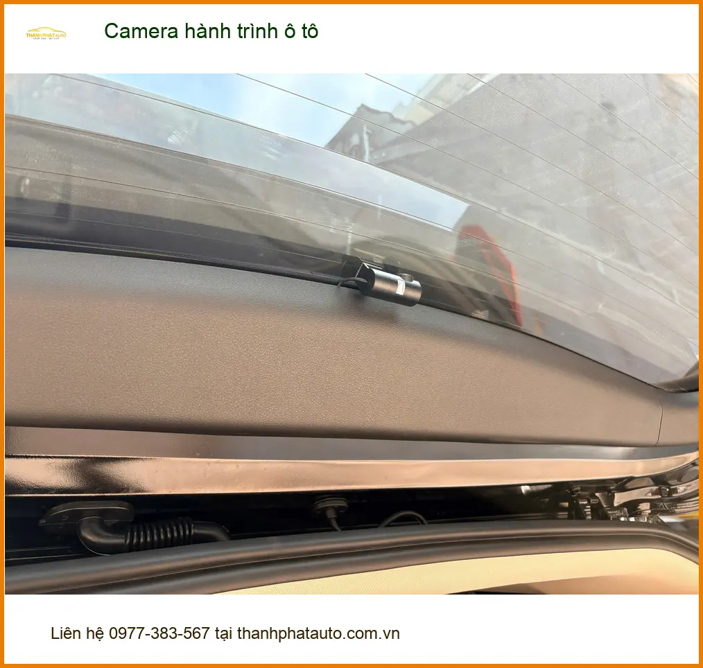 Chú Hùng lắp camera hành trình ô tô cho Mitsubishi Outlander tại Quận 10 để yên tâm lái xe ảnh thực tế 2