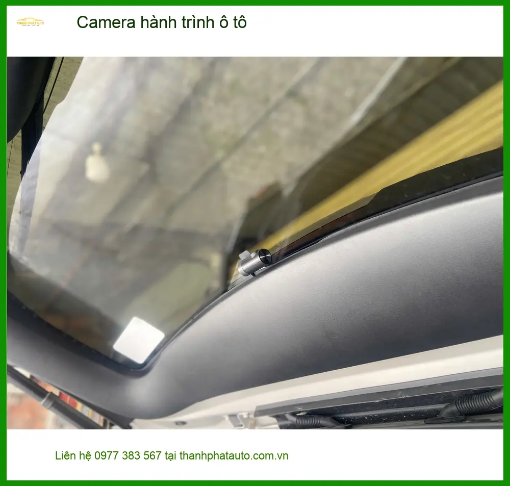 Anh Tấn lắp camera hành trình cho Honda CRV tại Quận Thủ Đức để ghi hình rõ nét ảnh thực tế 3