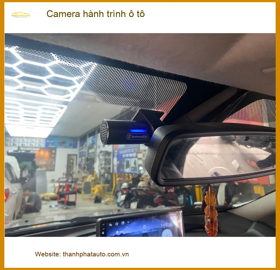 Anh Quang lắp Camera hành trình ô tô Kia Carnival tại Gò Vấp an tâm lái xe