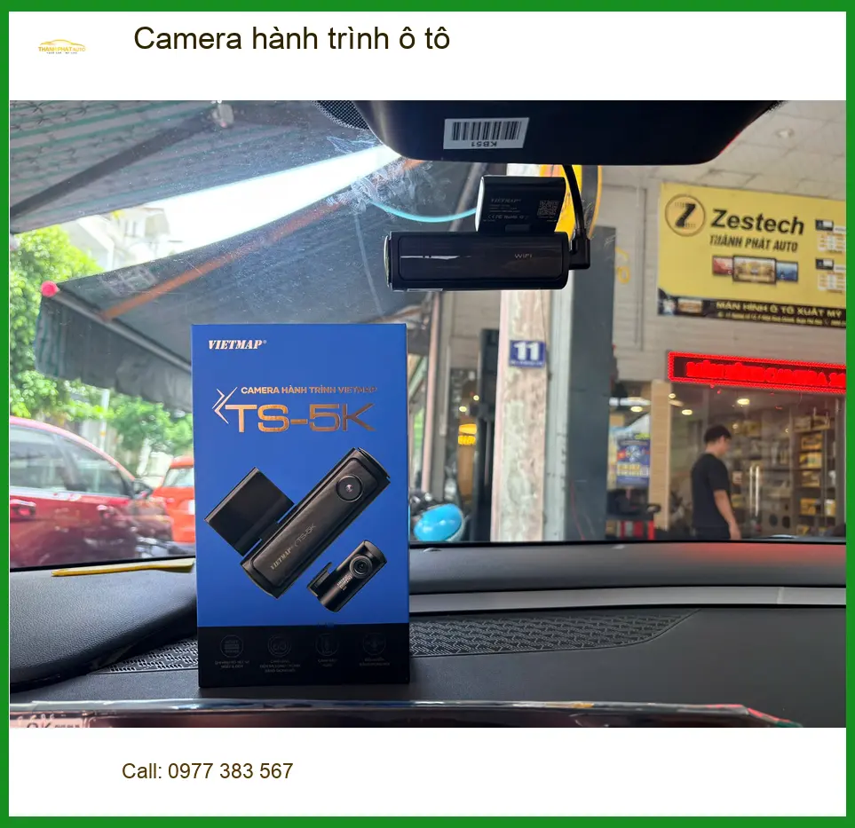 Anh Minh lắp camera hành trình ô tô cho Hyundai Elantra tại Quận 2 để ghi lại hành trình rõ nét
