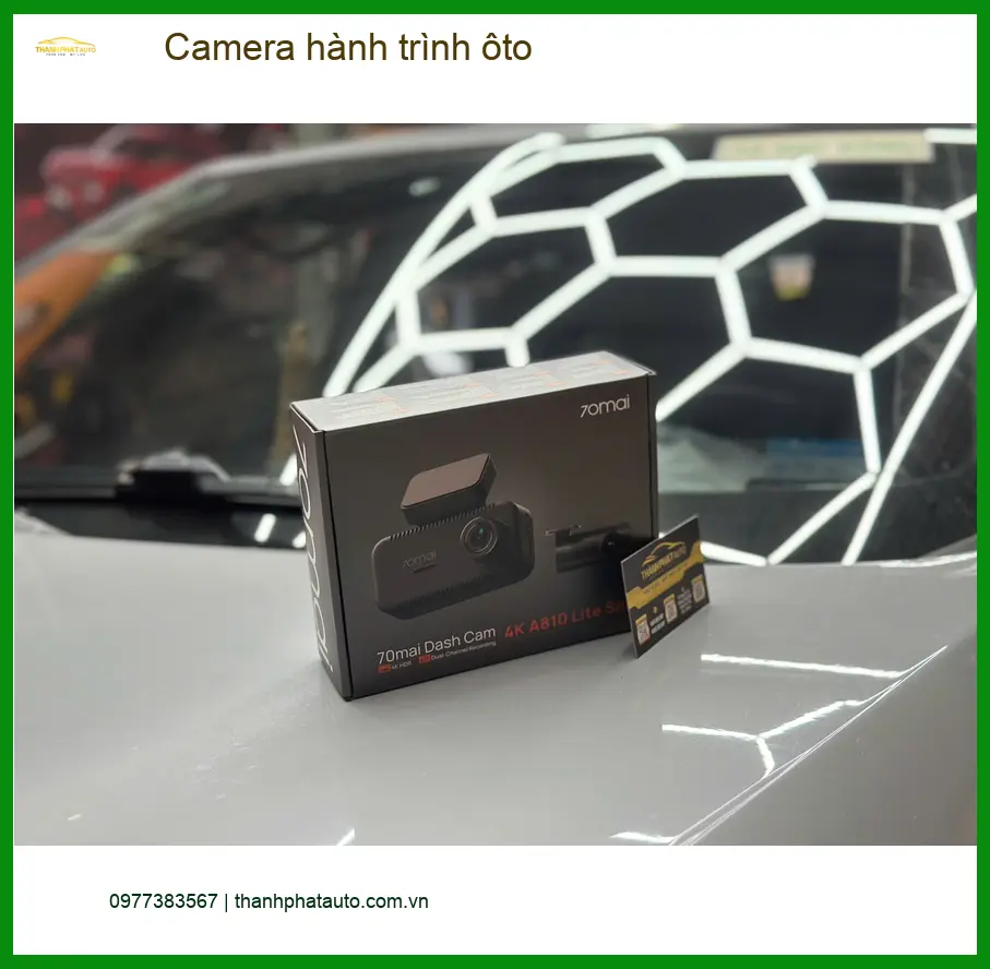 Anh Minh lắp camera hành trình ô tô Toyota Camry tại Quận 2