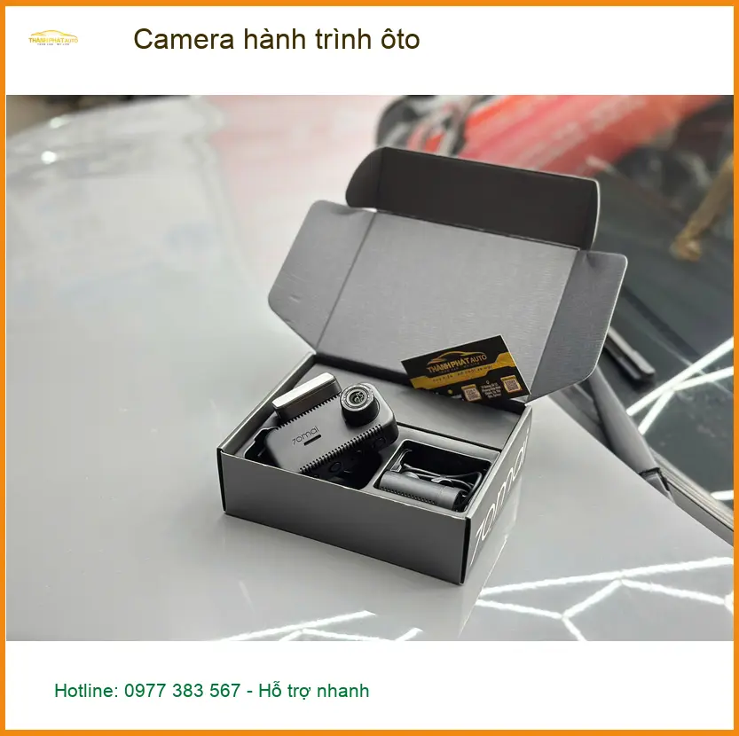 Anh Minh lắp camera hành trình ô tô Toyota Camry tại Quận 2 ảnh thực tế 2