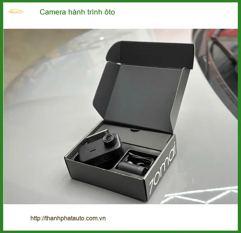 Anh Minh lắp camera hành trình ô tô Toyota Camry tại Quận 2 ảnh thực tế 4