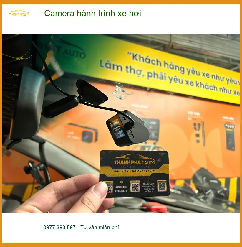 Anh Duy lắp camera hành trình VinFast Lux A tại Quận Tân Bình để an tâm hơn
