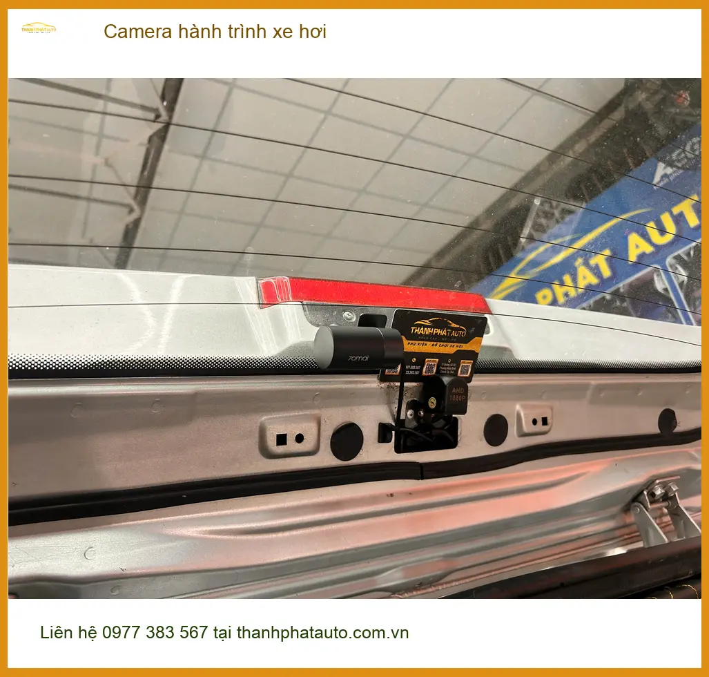 Chú Bảo Long lắp camera hành trình xe hơi Honda CRV uy tín tại Quận Phú Nhuận. ảnh thực tế 2
