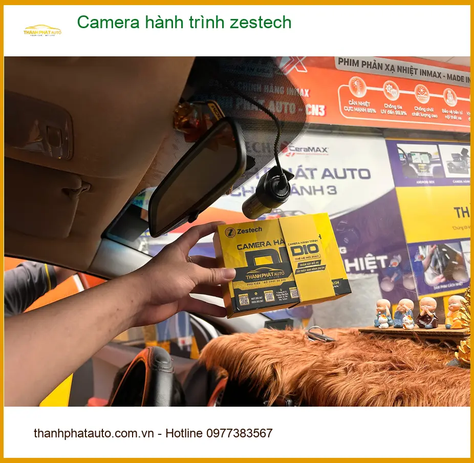 Anh Tấn Phát lắp camera hành trình Zestech cho VinFast Lux A2.0 tại Thủ Đức ảnh thực tế 2