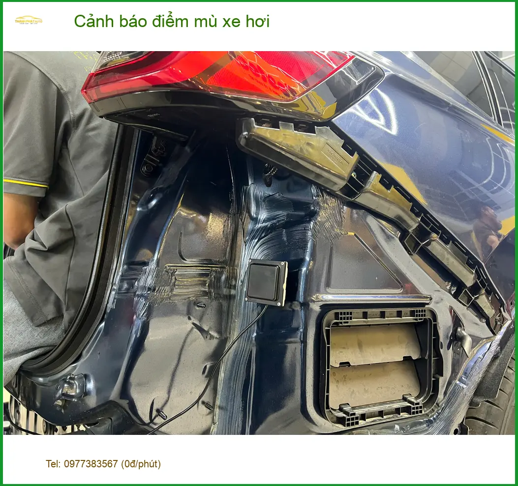 Cô Ngọc Anh lắp cảnh báo điểm mù Hyundai Accent an toàn hơn khi di chuyển Quận 4 ảnh thực tế 2