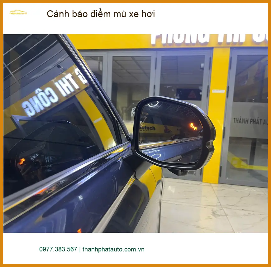 Cô Ngọc Anh lắp cảnh báo điểm mù Hyundai Accent an toàn hơn khi di chuyển Quận 4 ảnh thực tế 4