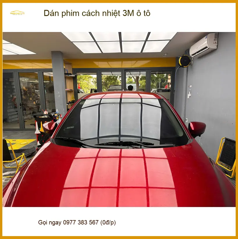 Anh Trọng dán phim cách nhiệt 3M cho Toyota Camry tại Quận 9 chống nóng mùa hè