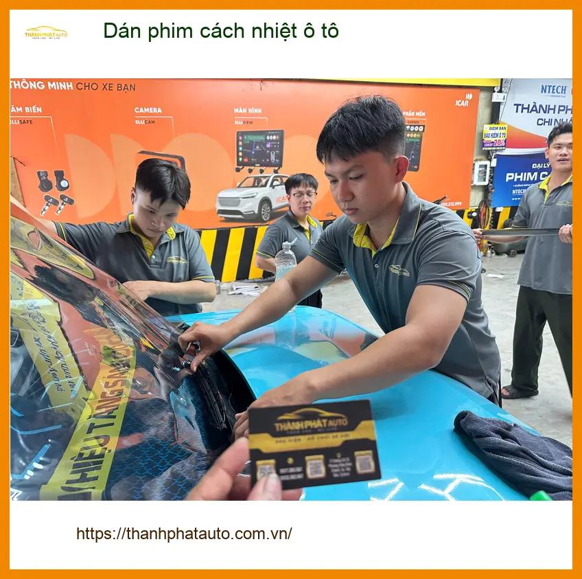 Anh Tuấn Kiệt dán phim cách nhiệt Hyundai SantaFe tại Quận 2