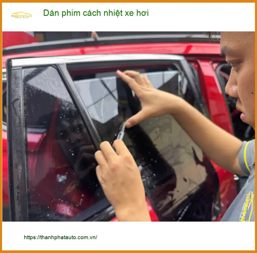 Anh Khải dán phim cách nhiệt xe hơi Hyundai Creta tại Quận 2 để chống nóng