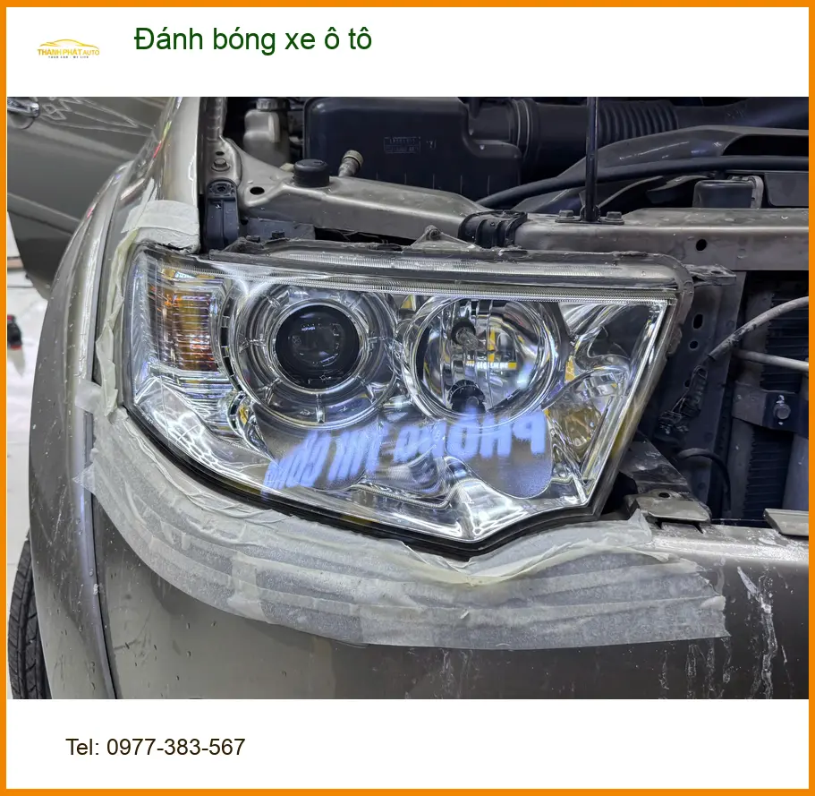Cô Mai Lan đánh bóng xe ô tô Hyundai Santa Fe tại Củ Chi sau nhiều vết xước dăm