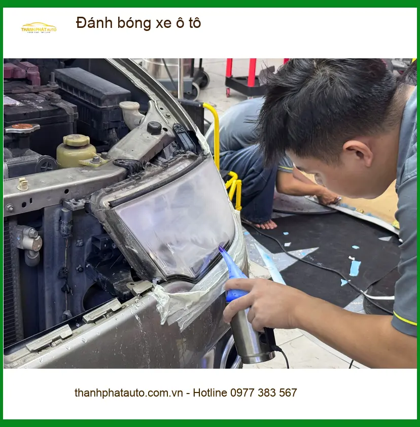 Cô Mai Lan đánh bóng xe ô tô Hyundai Santa Fe tại Củ Chi sau nhiều vết xước dăm ảnh thực tế 2