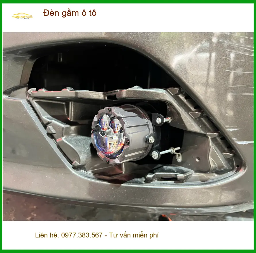 Anh Tấn độ đèn gầm ô tô cho Hyundai Accent tại Hóc Môn vì thường xuyên đi đường tối