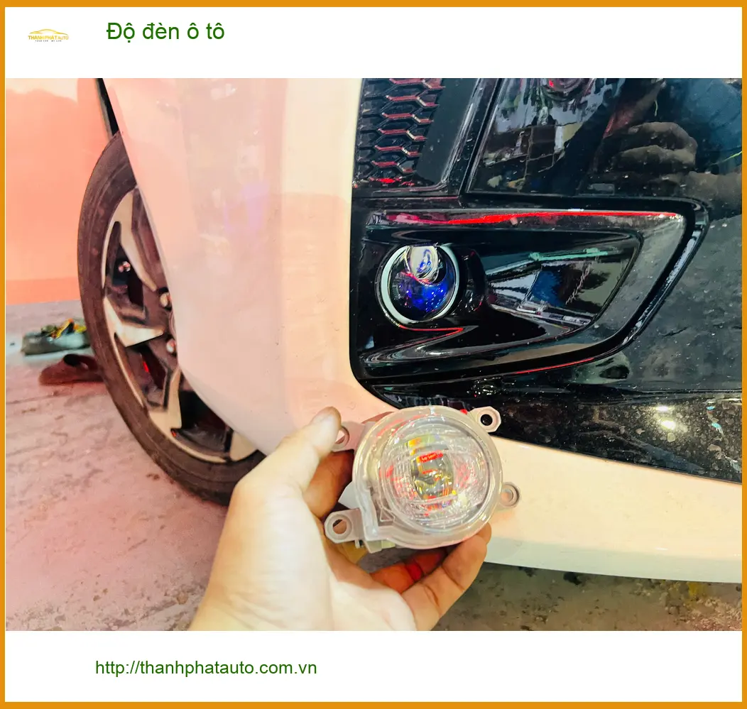Anh Khải độ đèn ô tô Honda CRV tại Quận Tân Bình vì đèn zin mờ, khó quan sát khi trời tối ảnh thực tế 3