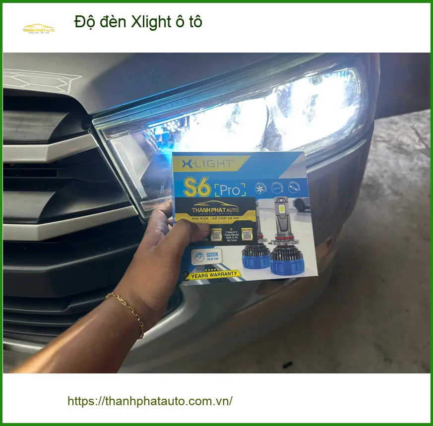 Anh Cường độ đèn Xlight ô tô Honda CRV tại Quận 1 để tăng cường độ sáng ảnh thực tế 2