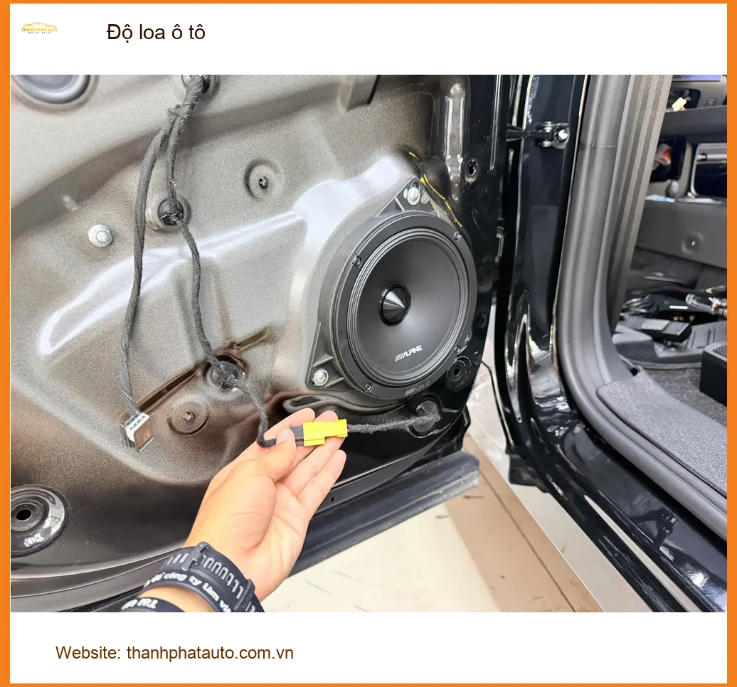 Anh Bình nâng cấp loa ô tô Toyota Raize tại Quận Tân Phú nghe nhạc hay hơn ảnh thực tế 4