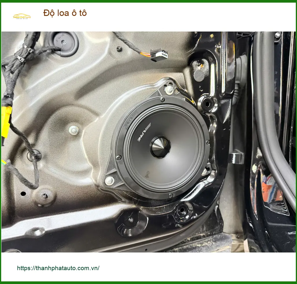 Anh Hoàng Minh độ loa ô tô cho Hyundai Santa Fe tại Quận 2 vì loa zin nghe không hay ảnh thực tế 5