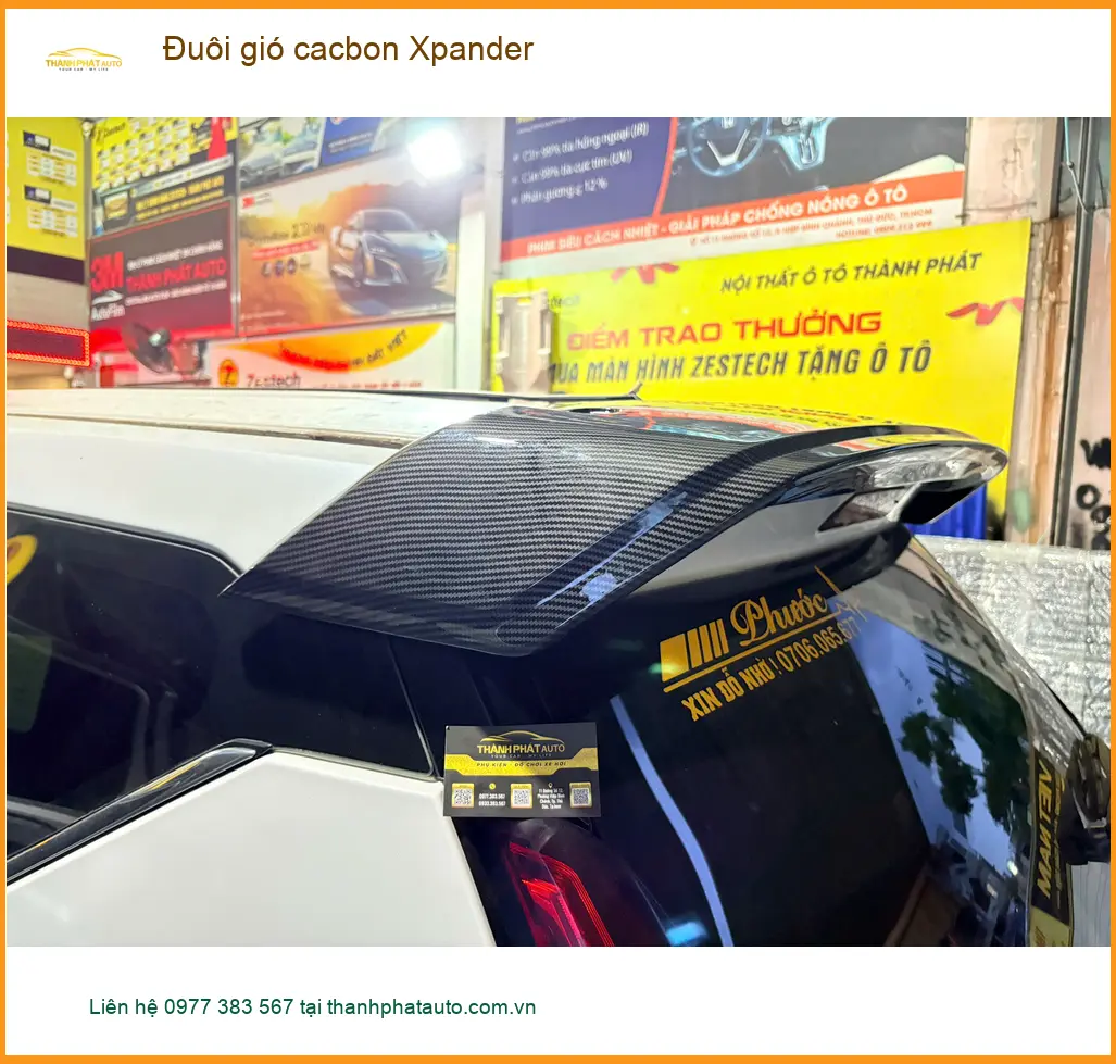 Anh Minh lắp đuôi gió cacbon cho Mitsubishi Xpander tại Quận Gò Vấp để xe trông thể thao hơn ảnh thực tế 3