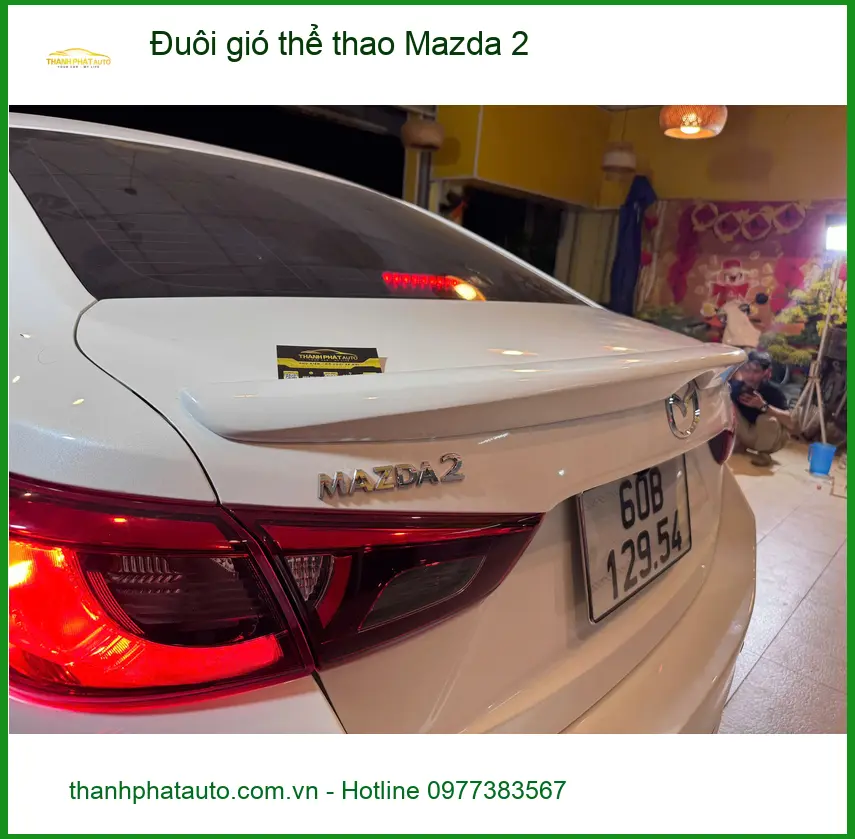 Anh Khang lắp đuôi gió thể thao Mazda 2 Quận 2 để tăng vẻ cá tính và mạnh mẽ