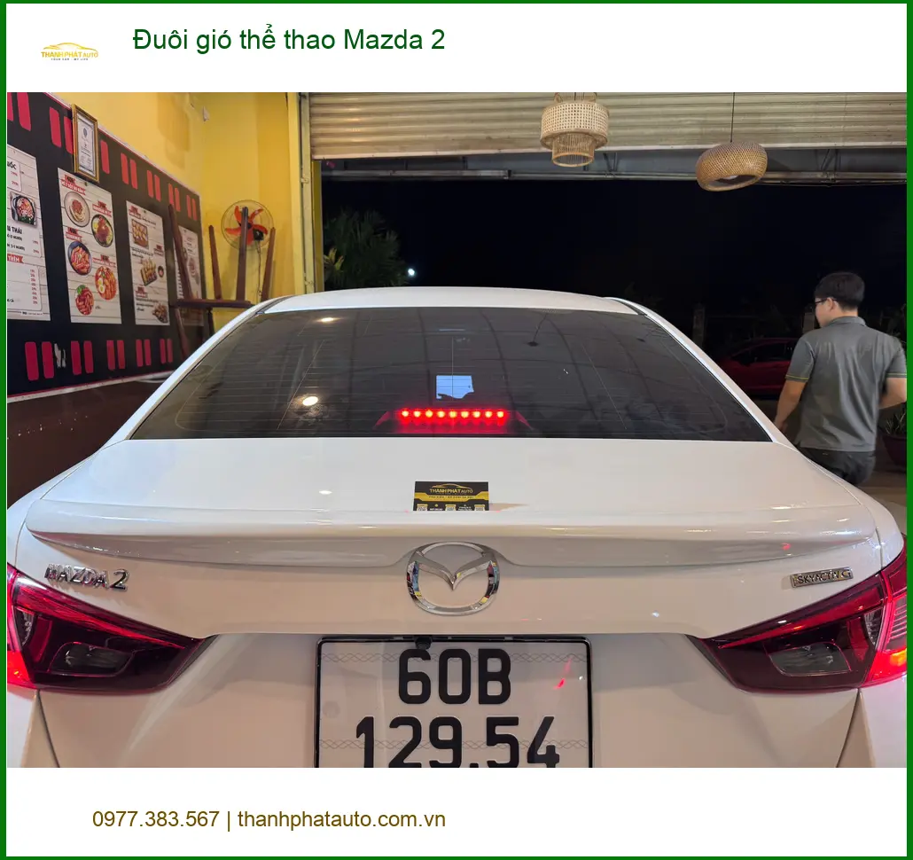 Anh Khang lắp đuôi gió thể thao Mazda 2 Quận 2 để tăng vẻ cá tính và mạnh mẽ ảnh thực tế 3