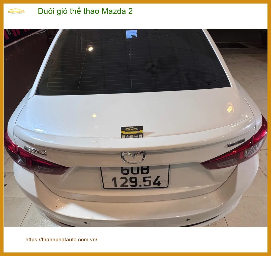Anh Tùng lắp đuôi gió thể thao Mazda 2 tại Phú Nhuận tăng vẻ cá tính