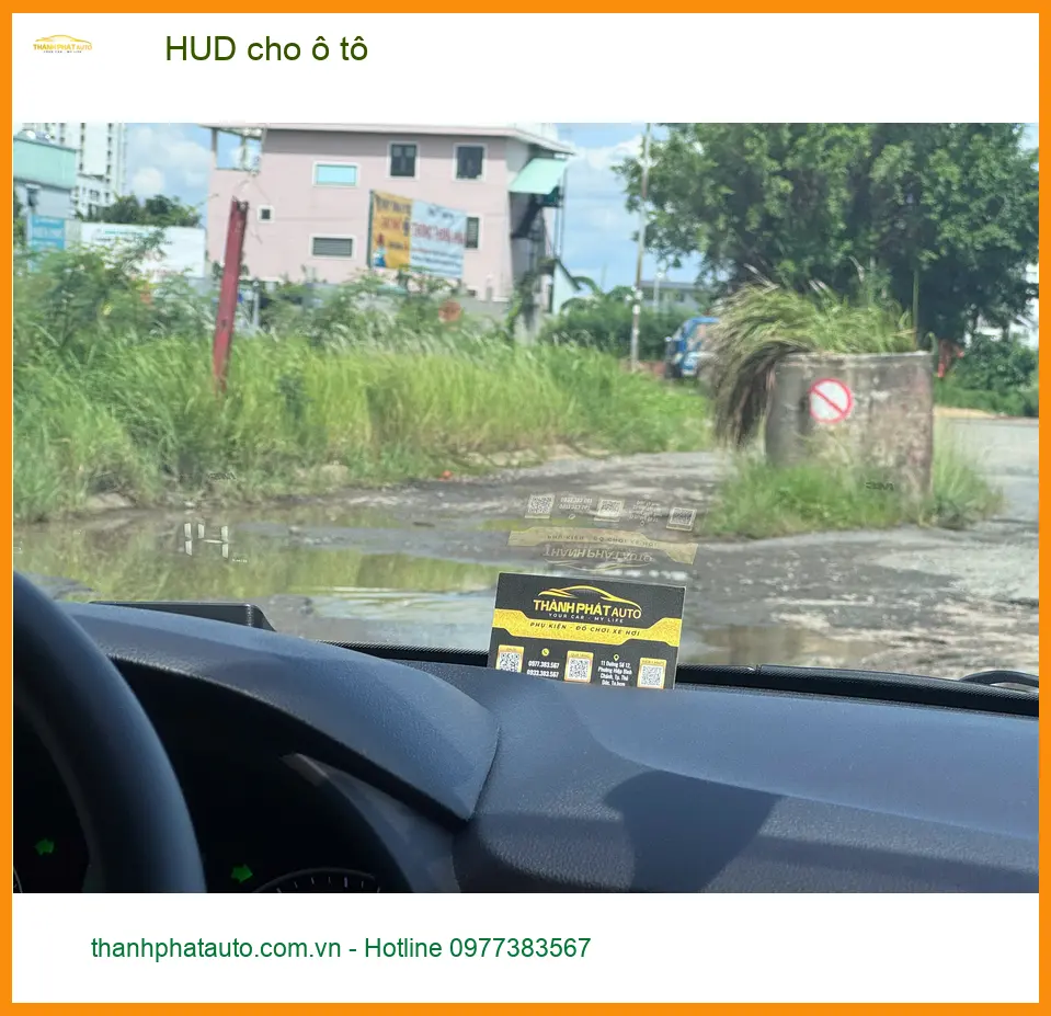 Chú Minh lắp HUD cho ô tô Hyundai Elantra tại Quận 2 uy tín, lái xe an toàn ảnh thực tế 3