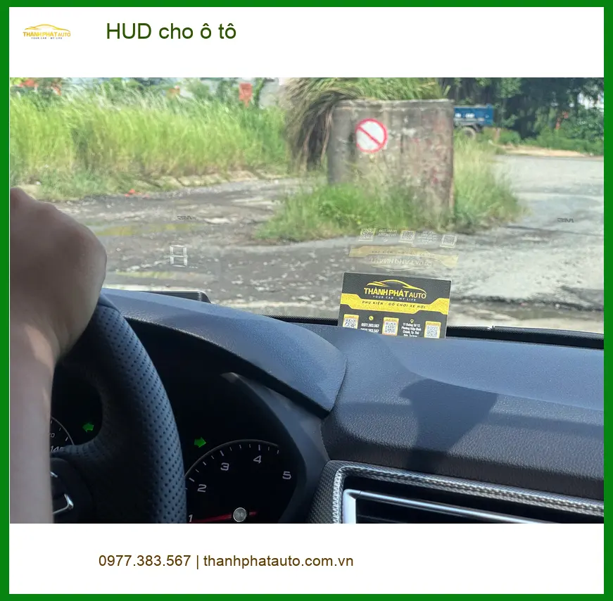 Anh Dũng lắp HUD cho ô tô Hyundai Santa Fe tại Củ Chi để dễ quan sát tốc độ