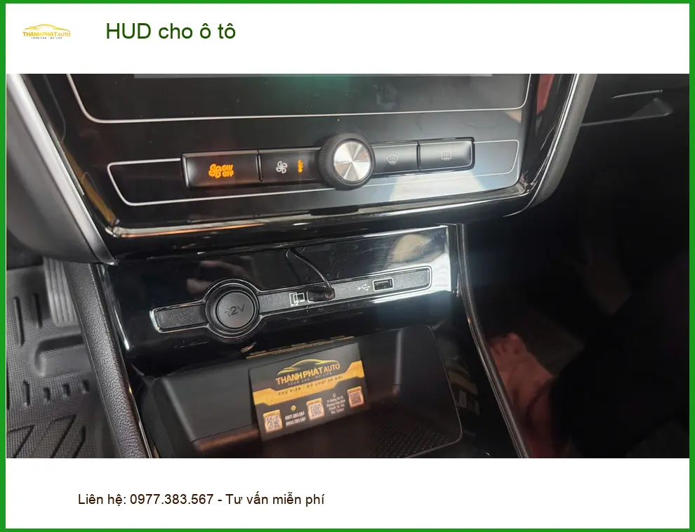 Anh Dũng lắp HUD cho ô tô Hyundai Santa Fe tại Củ Chi để dễ quan sát tốc độ ảnh thực tế 2