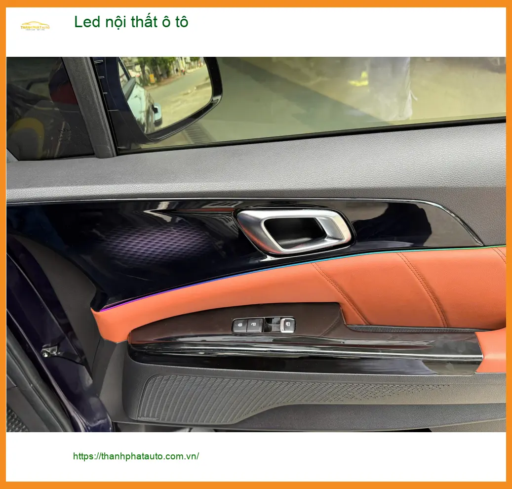Anh Tú lắp Led nội thất ô tô cho Hyundai Accent tại Quận 5 để tăng tính thẩm mỹ cho xe ảnh thực tế 2