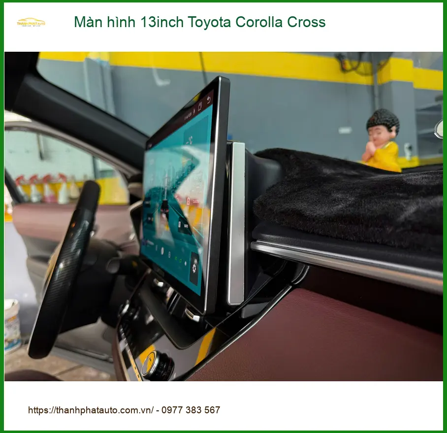 Anh Tấn nâng cấp màn hình 13inch Toyota Corolla Cross Quận 8 xem bản đồ rõ hơn