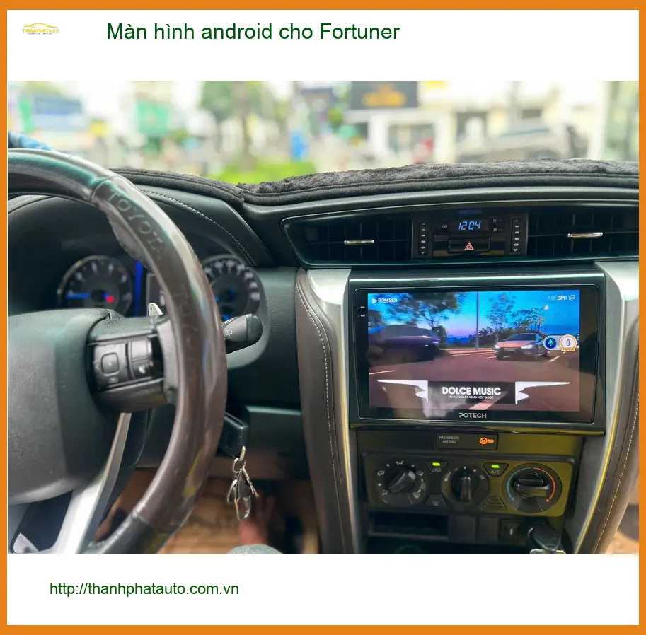 Anh Phong nâng cấp màn hình Android cho Fortuner tại Quận 7 vì màn zin quá cũ ảnh thực tế 2