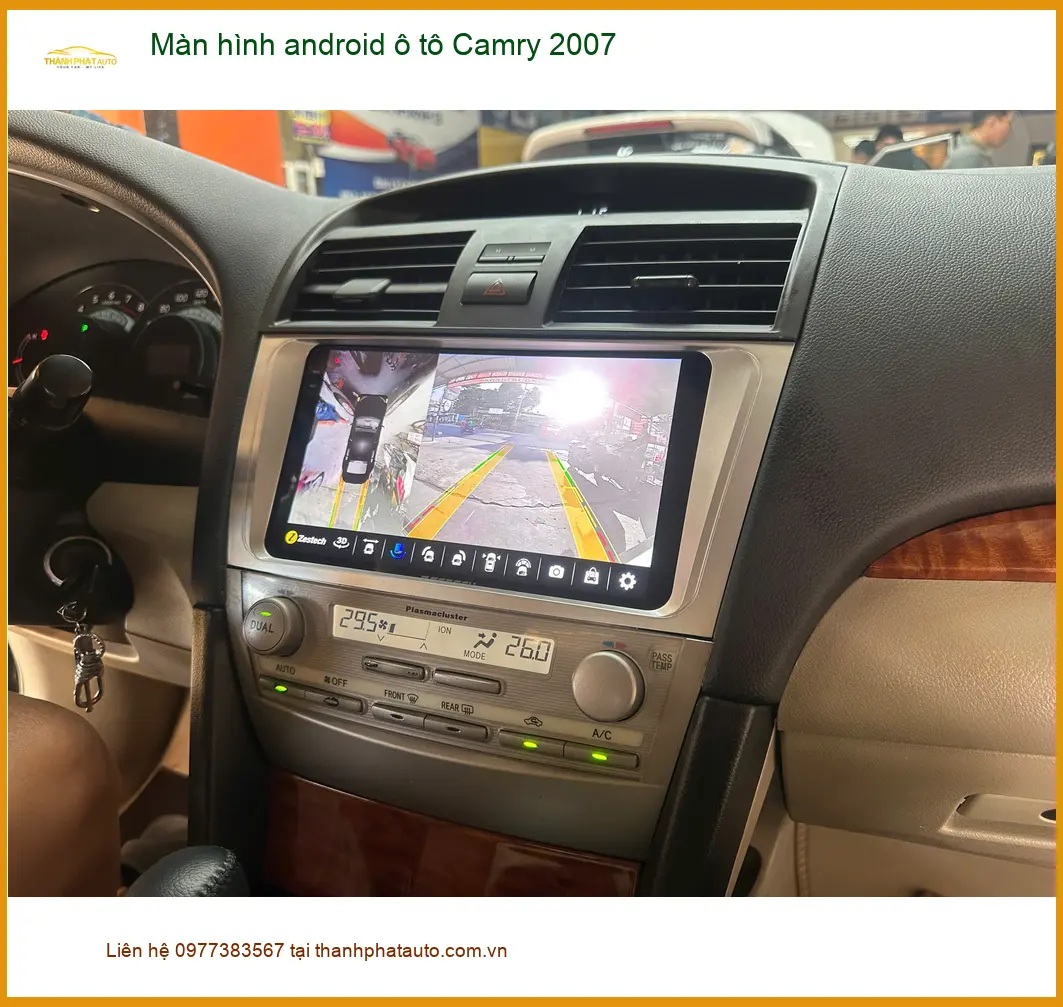 Anh Quang nâng cấp màn hình Android cho Camry 2007 tại Quận 8.