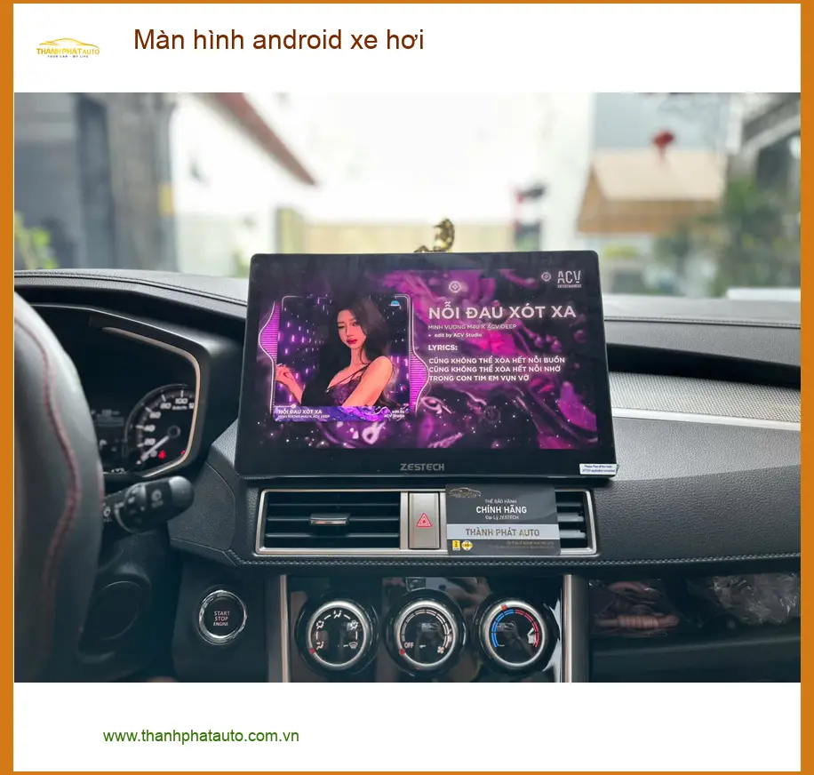 Anh Tùng nâng cấp màn hình android xe hơi cho Toyota Camry tại Quận 10 vì màn zin đã cũ ảnh thực tế 2