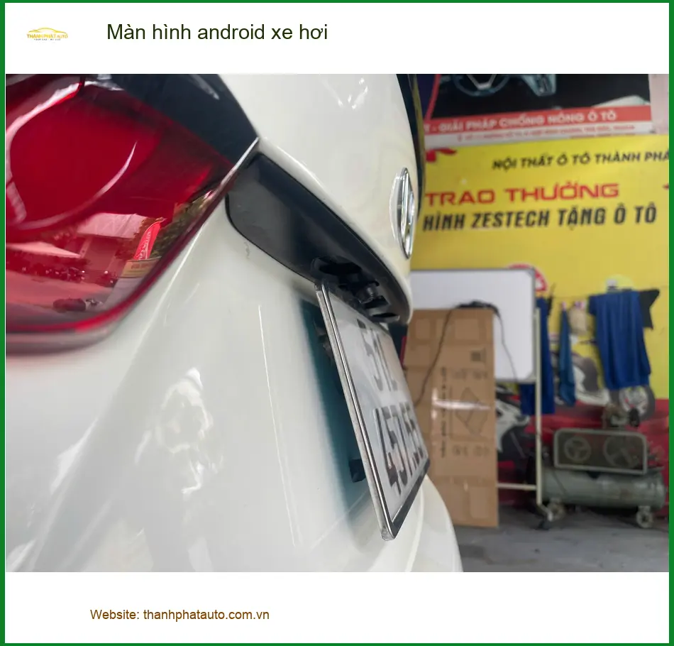 Anh Phát lắp màn hình Android xe CR-V tại Quận 3 do màn zin thiếu tính năng ảnh thực tế 2