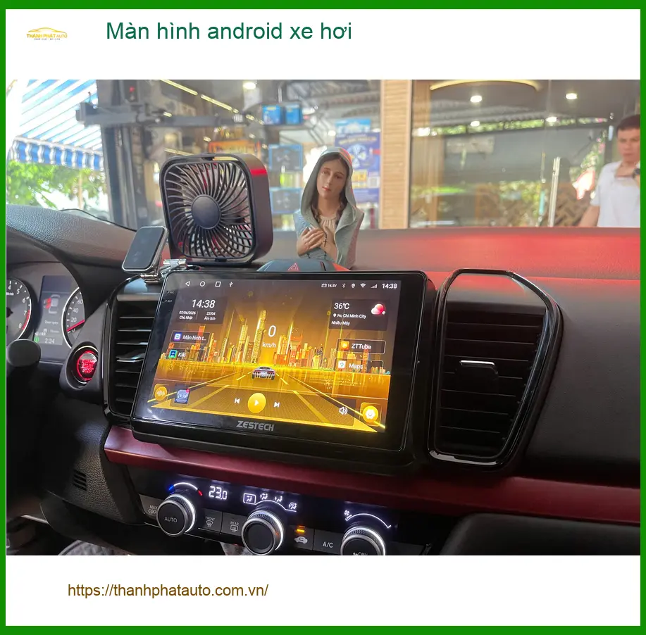 Anh Phát lắp màn hình Android xe CR-V tại Quận 3 do màn zin thiếu tính năng ảnh thực tế 3