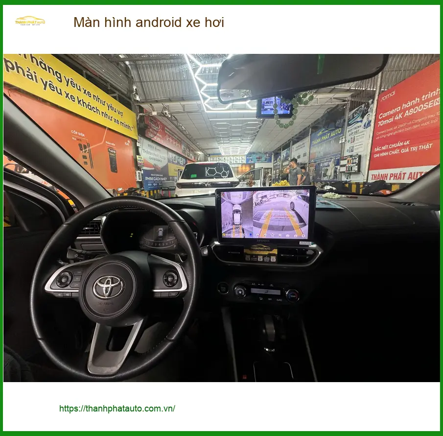 Anh Phong lắp màn hình Android xe Honda CR-V tại Quận 2 để xem bản đồ, giải trí