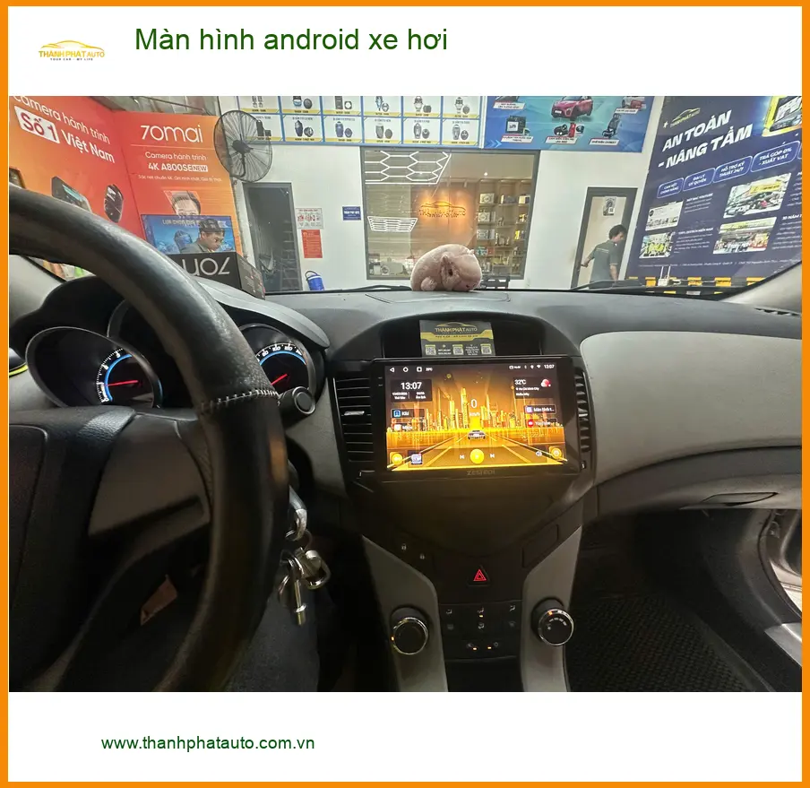 Anh Tùng nâng cấp màn hình Android xe hơi cho Hyundai Kona tại Quận 12 vì màn zin chậm