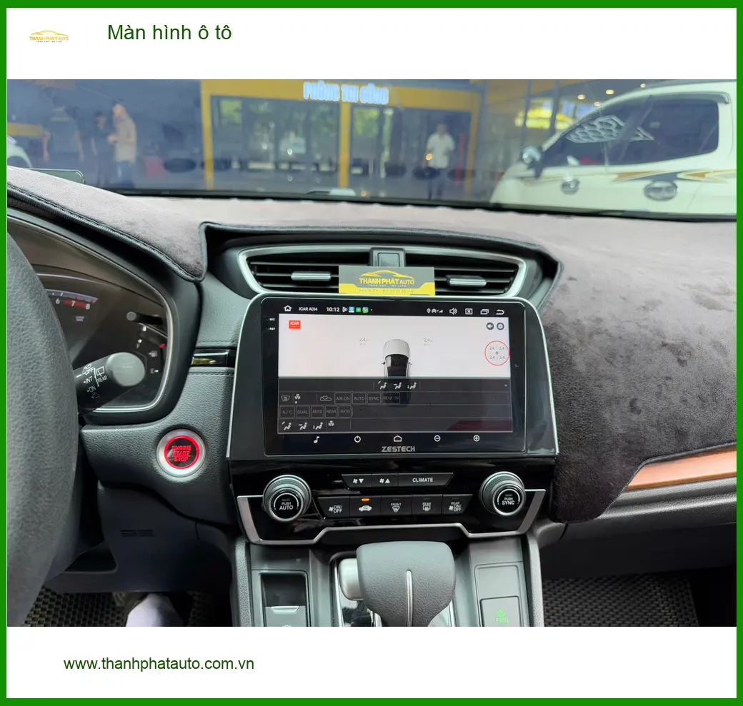 Chị Thảo nâng cấp màn hình ô tô Hyundai Santa Fe tại Quận 10 giải trí tiện lợi hơn.