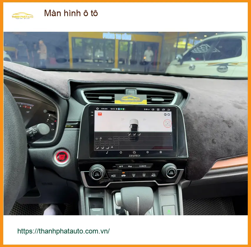 Chú Hùng lắp Màn hình ô tô Toyota Corolla Cross tại Quận 1 tiện nghi hơn