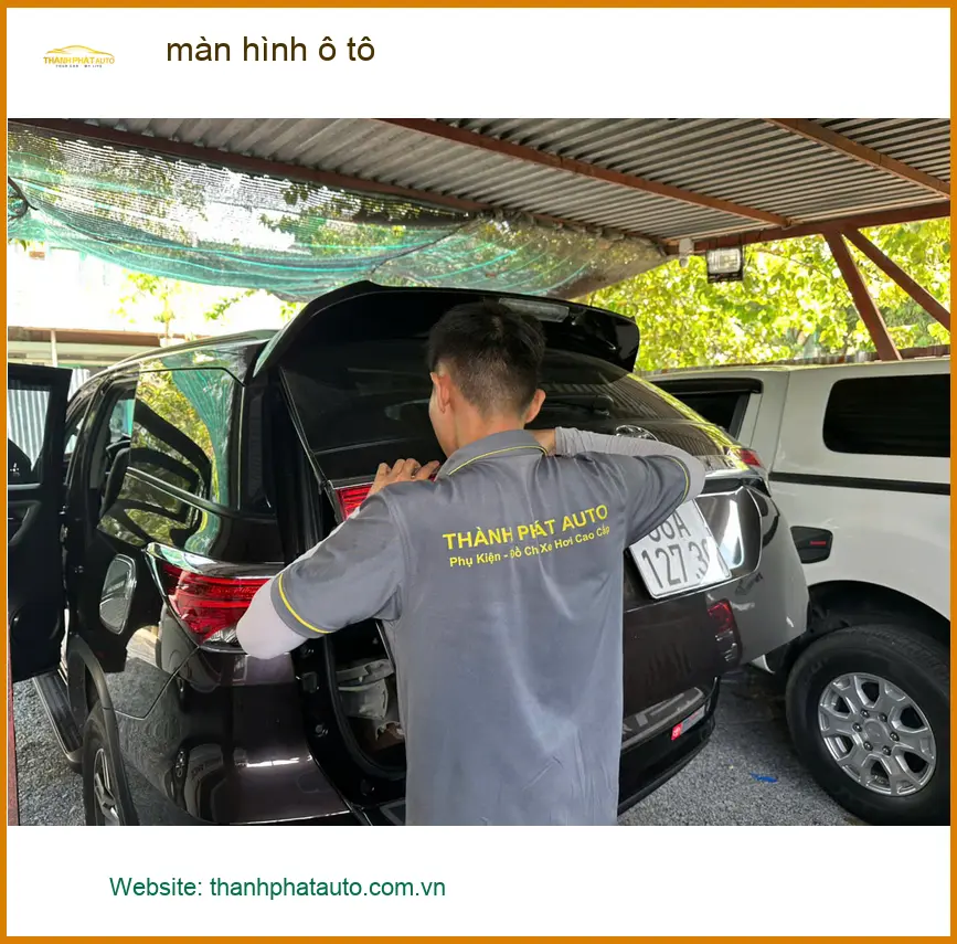Anh Quang nâng cấp màn hình ô tô Hyundai Accent tại Quận Bình Chánh vì màn zin quá cũ