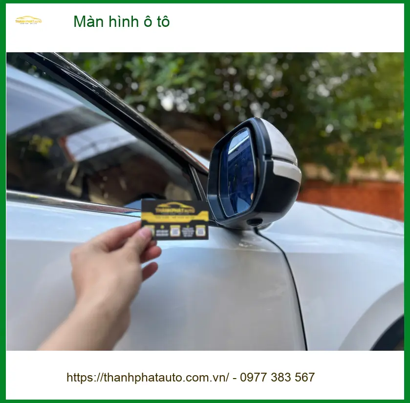 Chị Thảo lắp màn hình ô tô Toyota Vios ở Quận 12 để có trải nghiệm giải trí tốt hơn