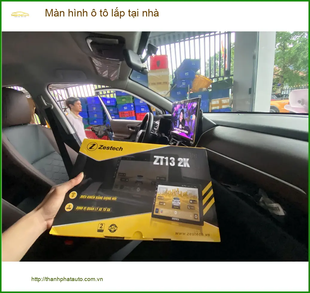 Chị Cẩm lắp màn hình ô tô Android tận nhà cho Mazda CX5 Quận 7 vì không có thời gian ảnh thực tế 2
